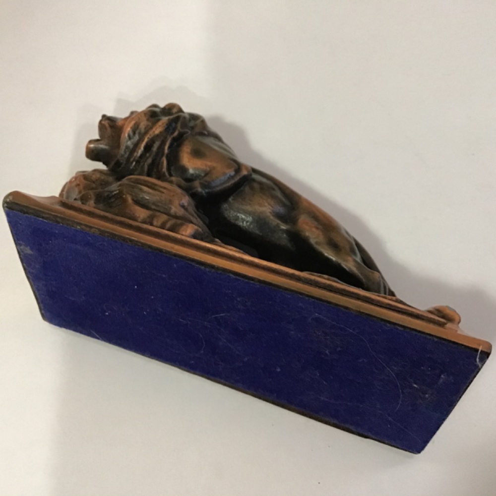 Lion Cooper figurine - Picture 7 of 10